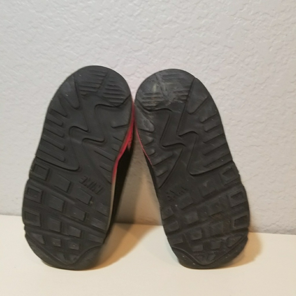 NIKE - Picture 5 of 5