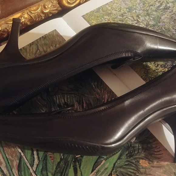 Prada shoes - Picture 3 of 4