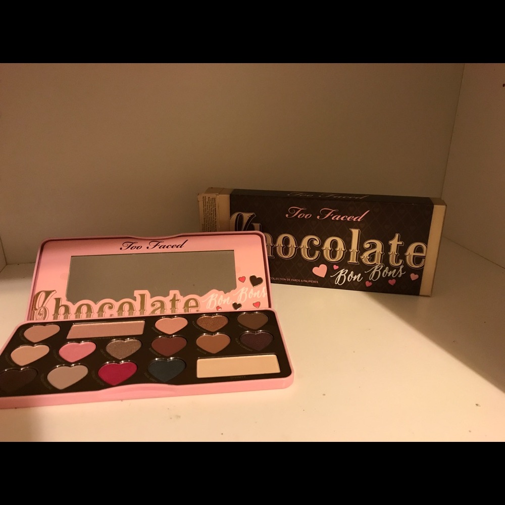 Too faced eye shadow palette