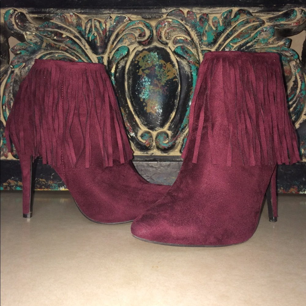 Adrianna NY Fringe ankle booties size 7.5