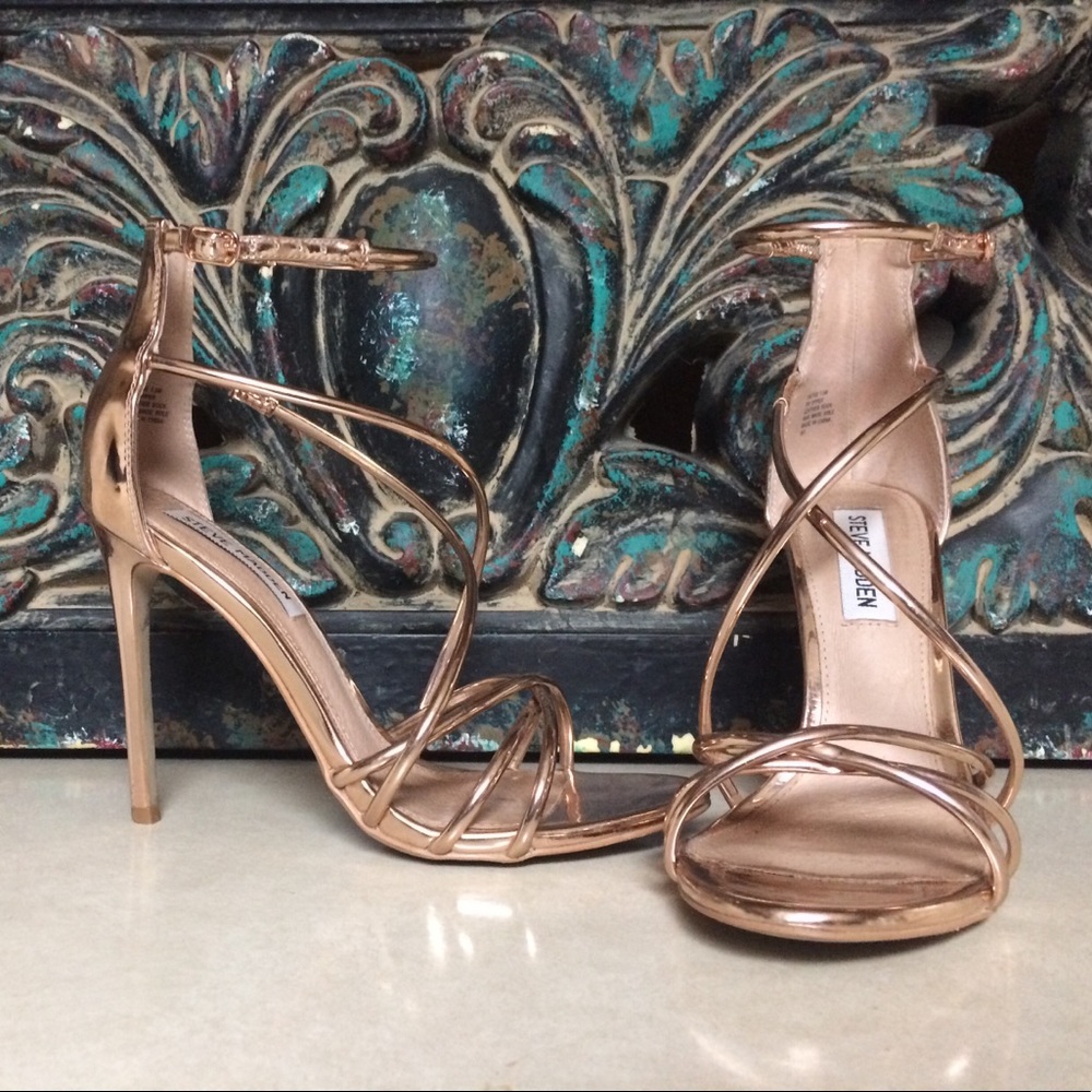 Stunning Steve Madden rose gold heels sz 7.5