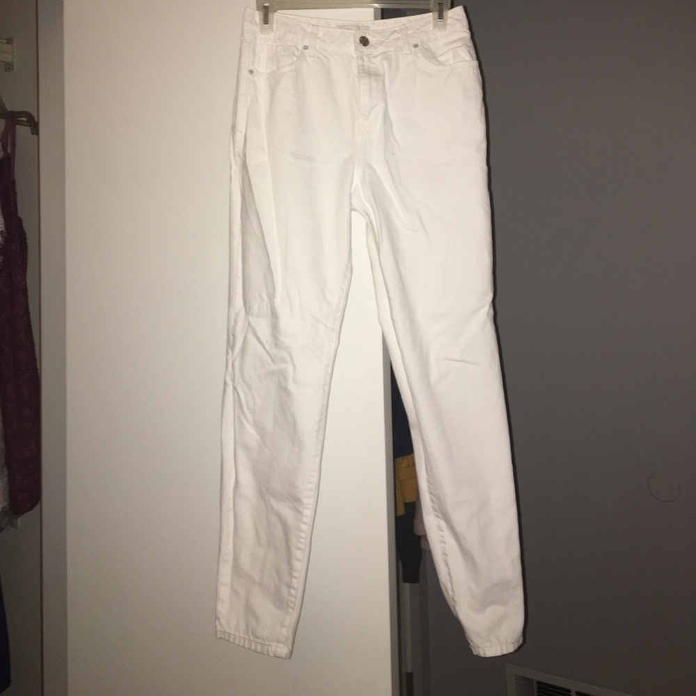 White mom jeans