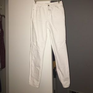 White mom jeans