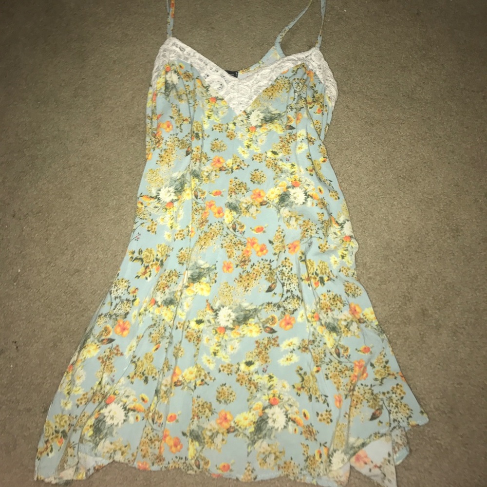Short strapy floral printed dress
