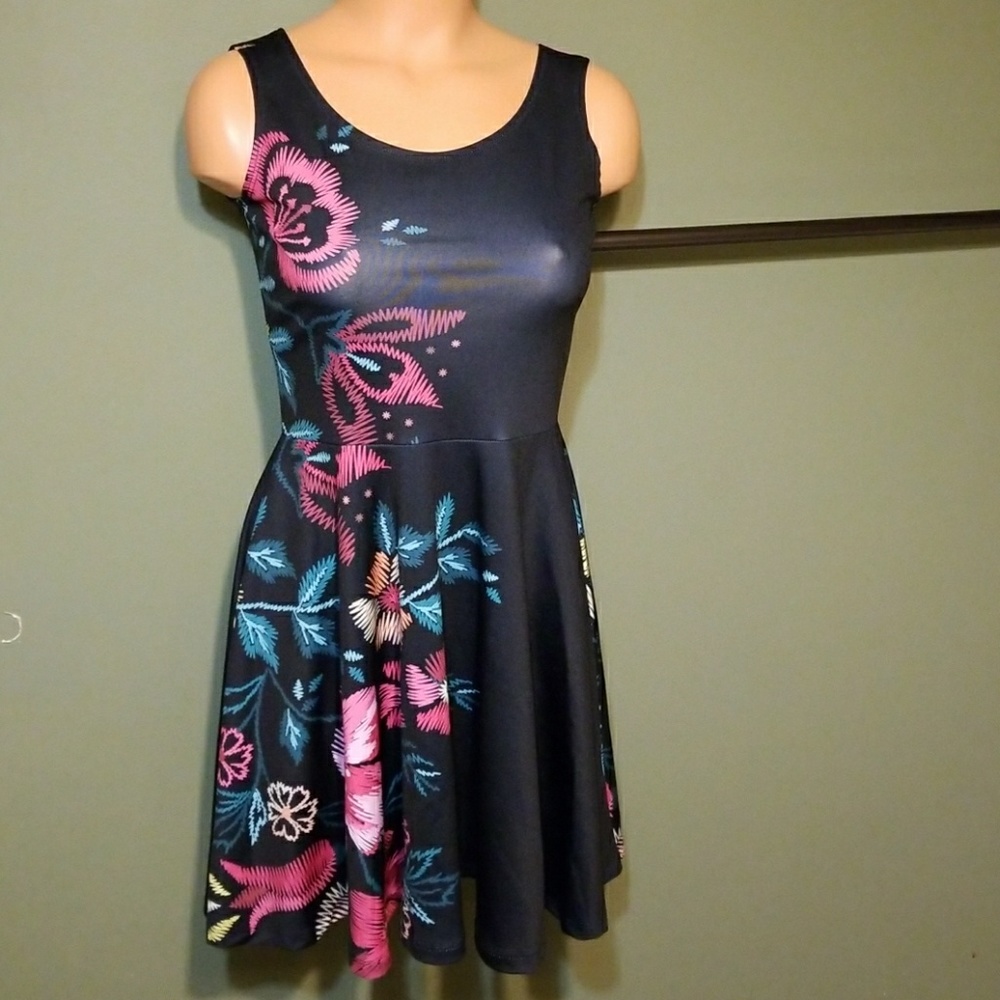 CowCow  NWOT Black Floral Print Dress
