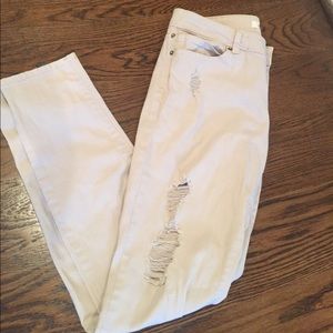 grey ripped denim jean!!