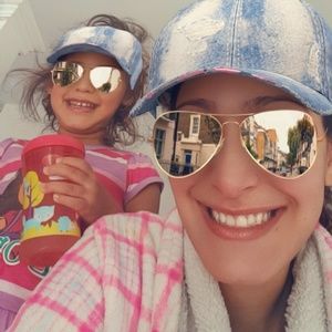 Meet your Posher, Crystal