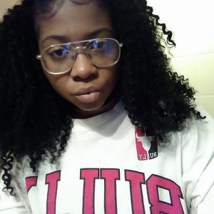 Meet your Posher, Alicia