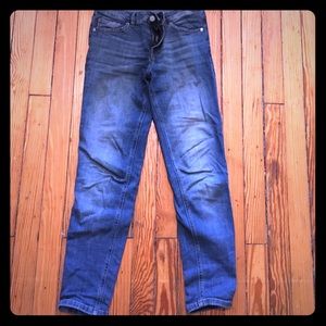H&M Girlfriend style blue jeans
