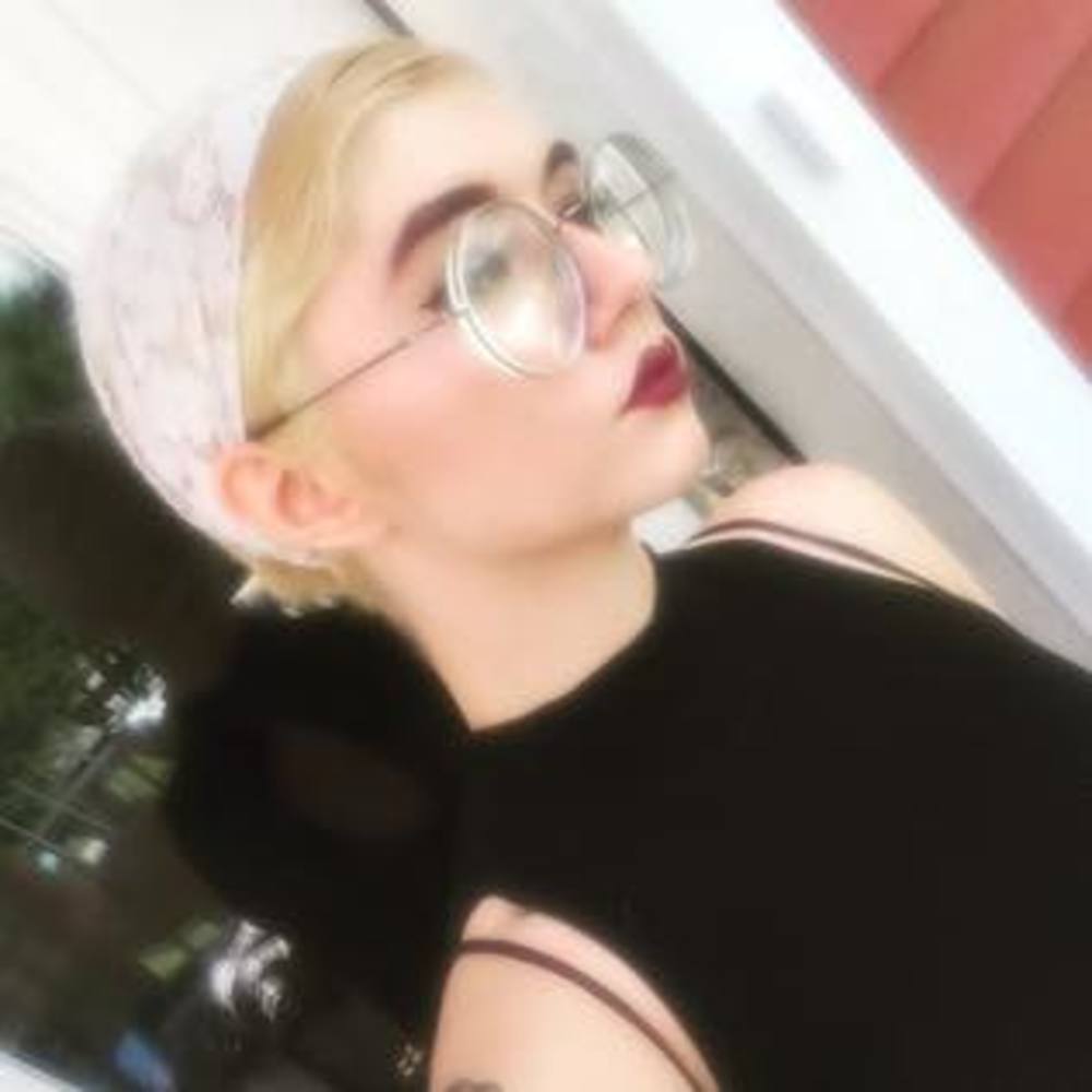 Meet your Posher, Kiana