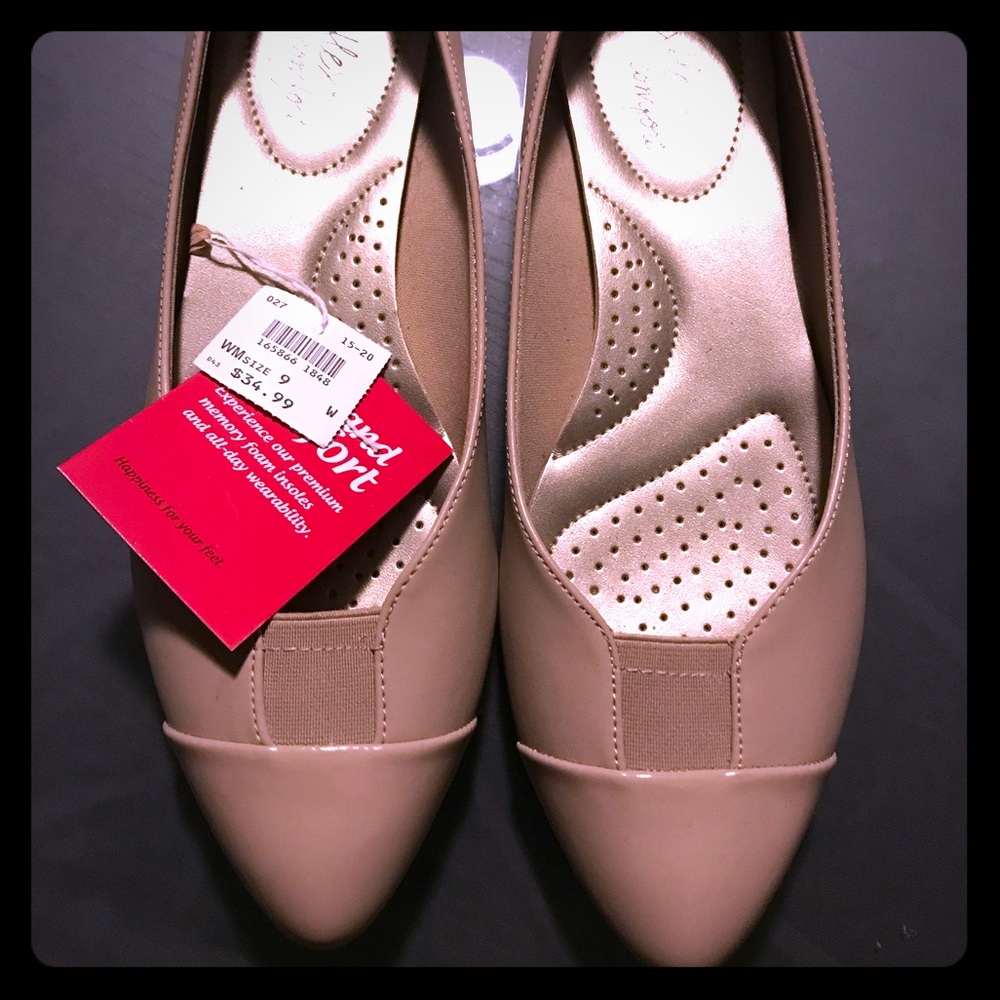 Brown/Tan/Beige Flats