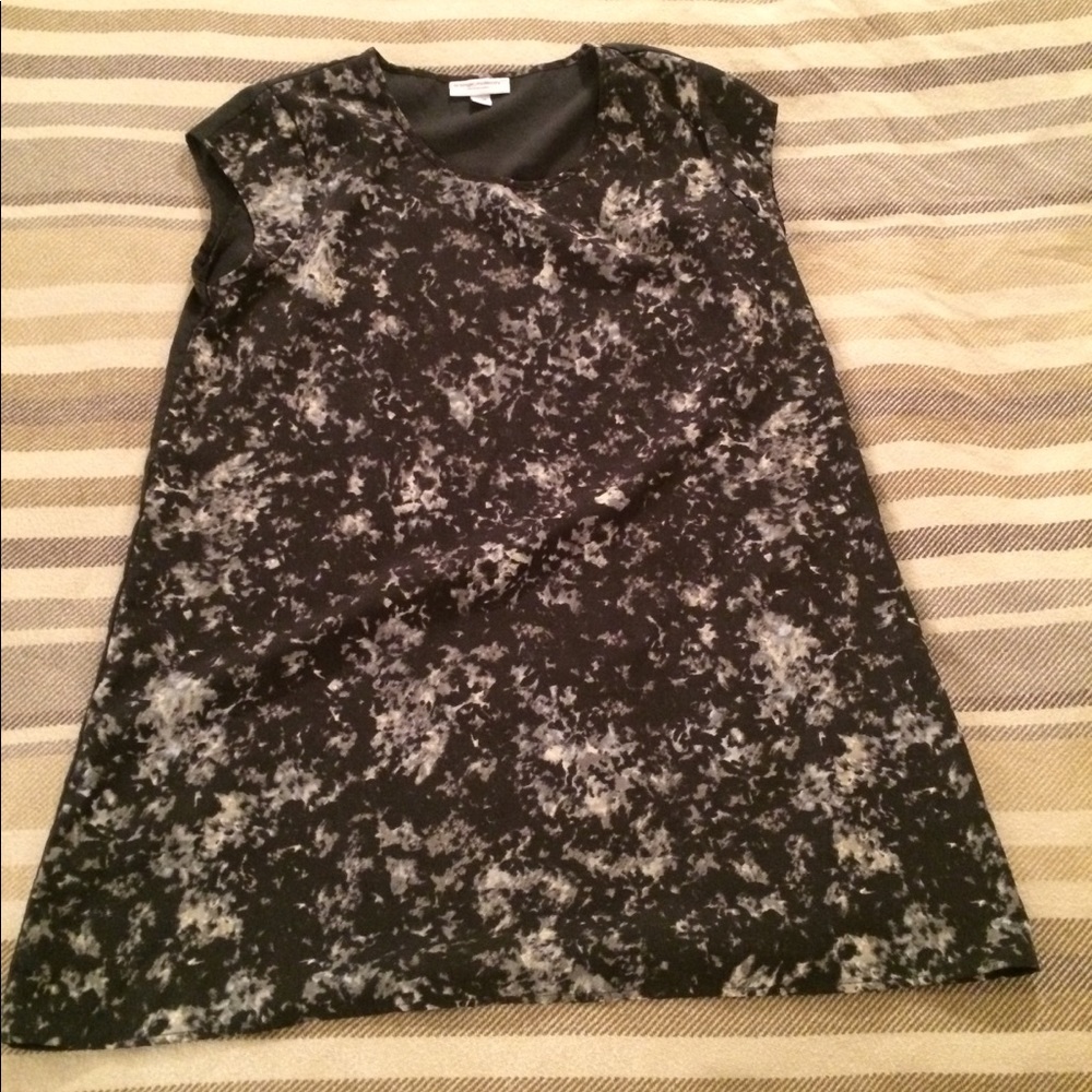 Liz Lange maternity top