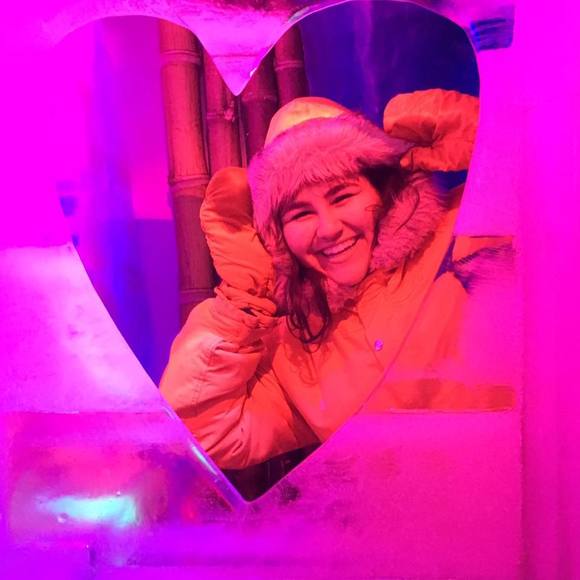 Meet your Posher, Beatriz - Picture 1 of 1