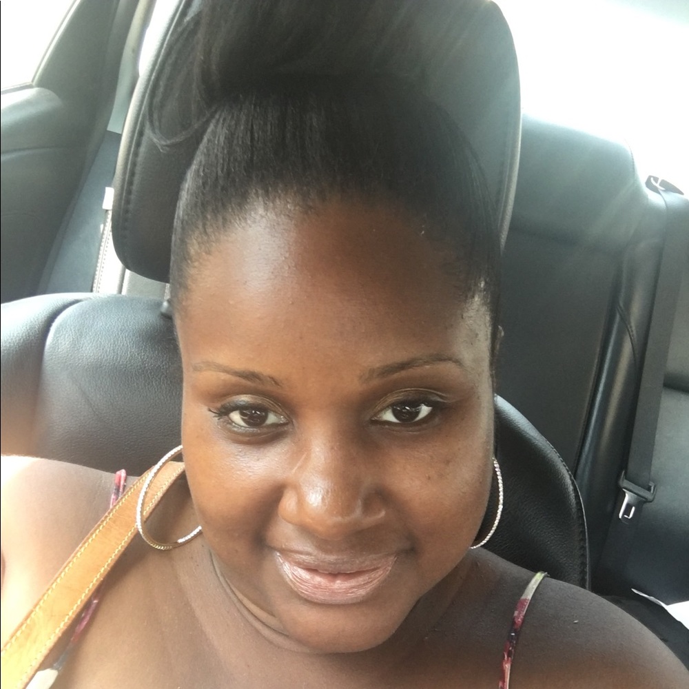 Meet your Posher, Iris