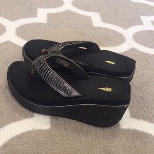 Volatile flip flops size 5