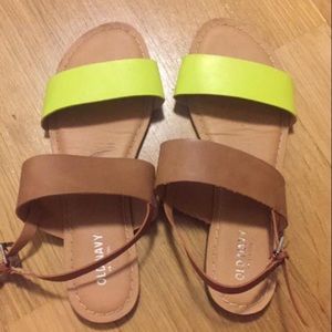 Old navy sandals size 5