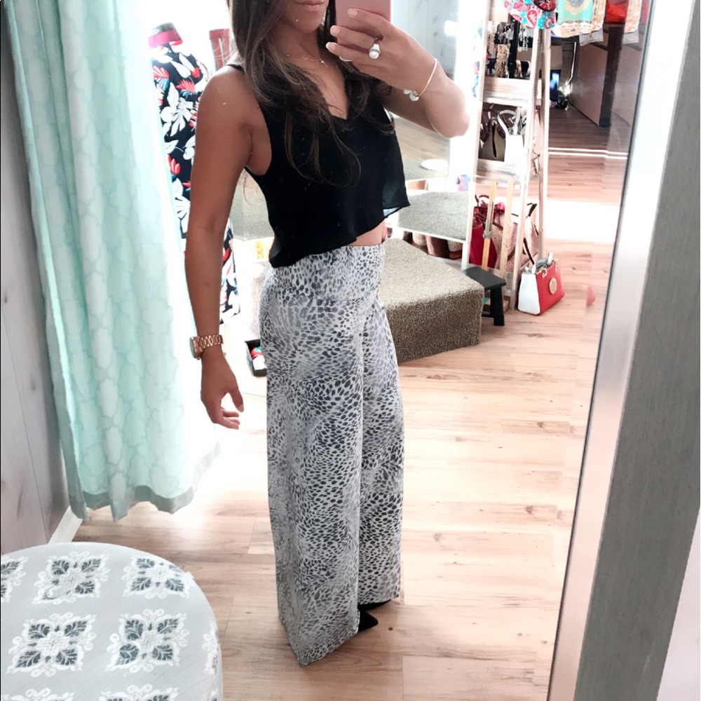 Light gray palazzo