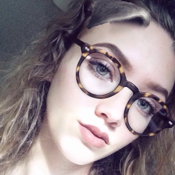 Meet your Posher, Danielle - Picture 1 of 1