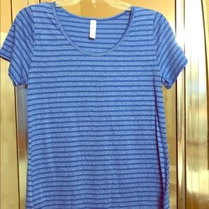 Lularoe classic t size Small EUC