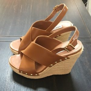STEVE MADDEN - Chestnut cross over Wedges