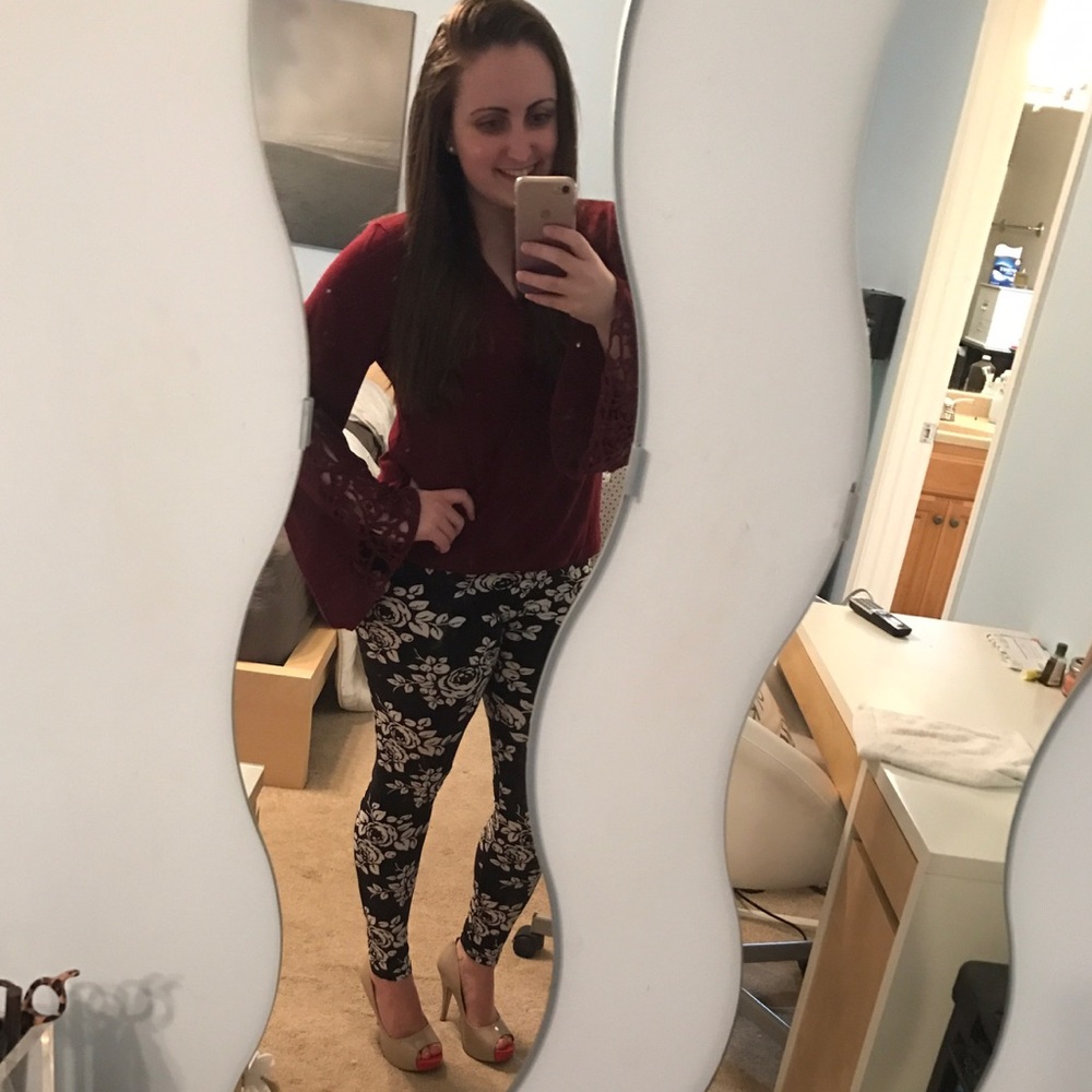 ‼️MOVING SALE‼️ Black and White Floral Leggings! - Picture 4 of 4