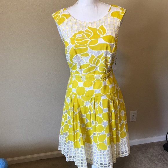 Robbie Bee Dresses & Skirts - NWT Yellow Summer Dress