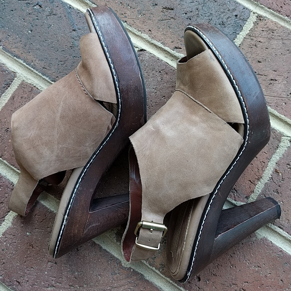 Fierce Banana Republic Platform Heels