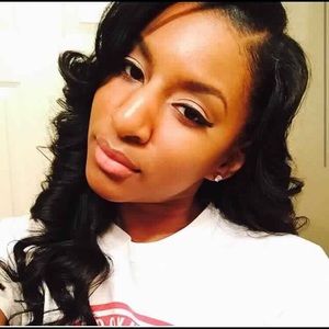 Meet your Posher, Deidre