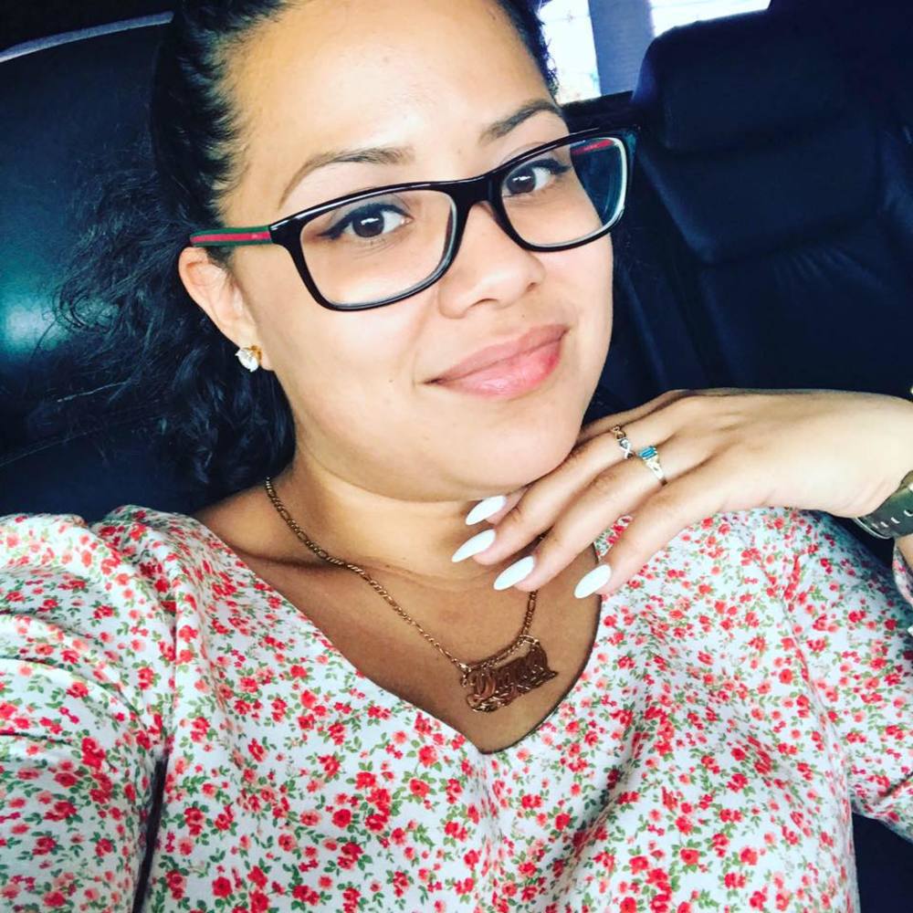 Meet your Posher, Digna