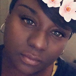 Meet your Posher, Candace