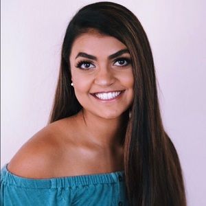 Meet your Posher, Alexia