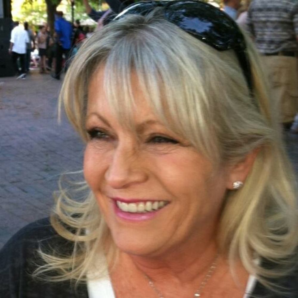 Meet your Posher, Debbi