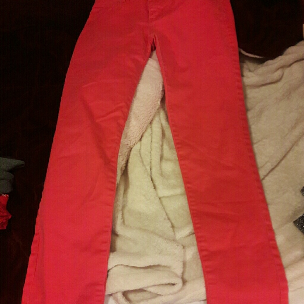 Jeans coral colored