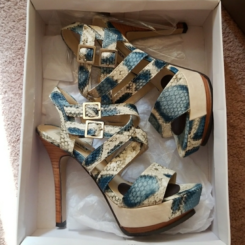 Steve Madden sandals