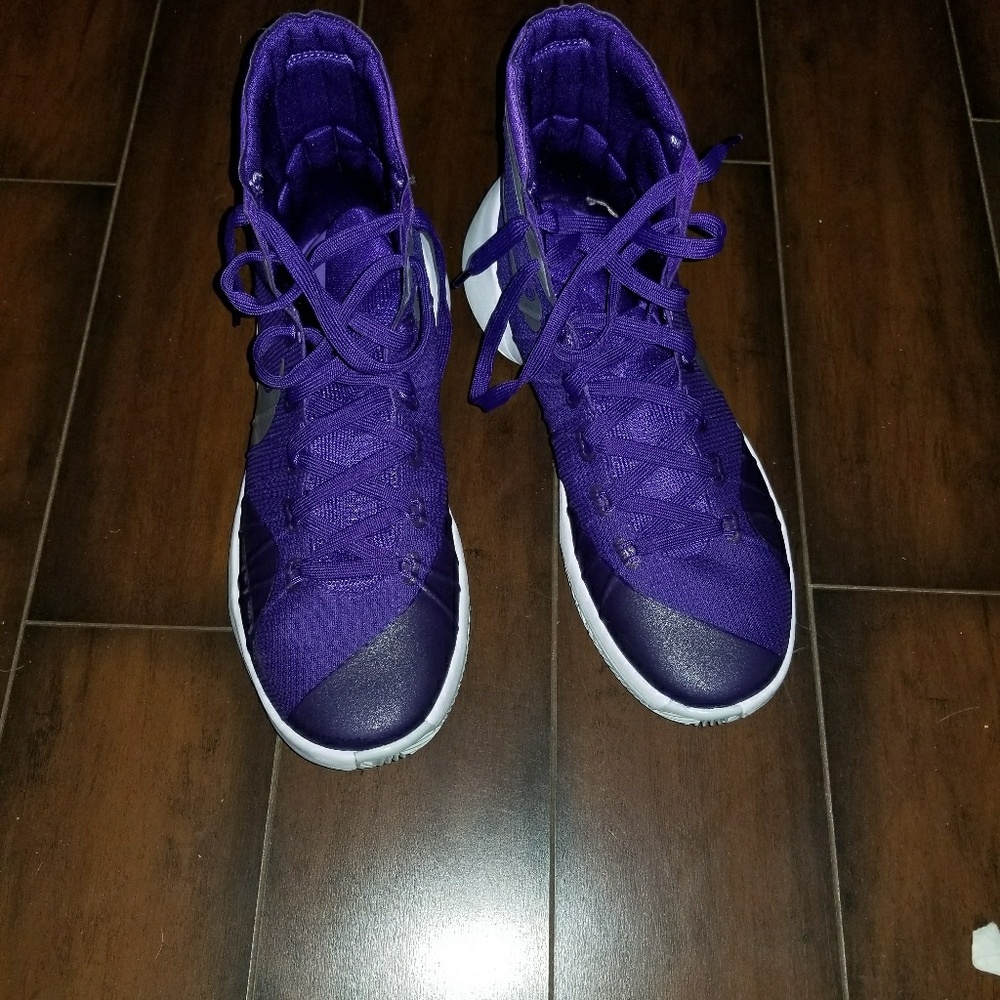 Nike women's  hyper dunks