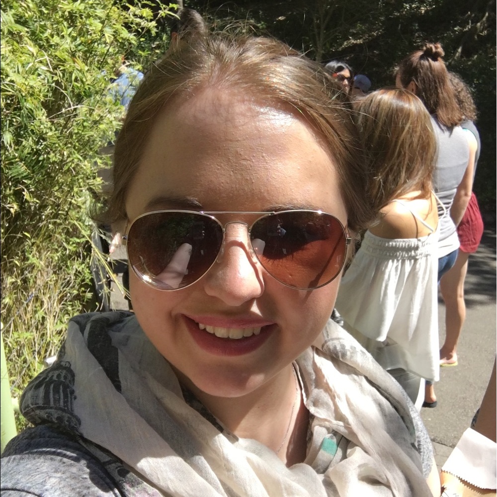 Meet your Posher, Emma