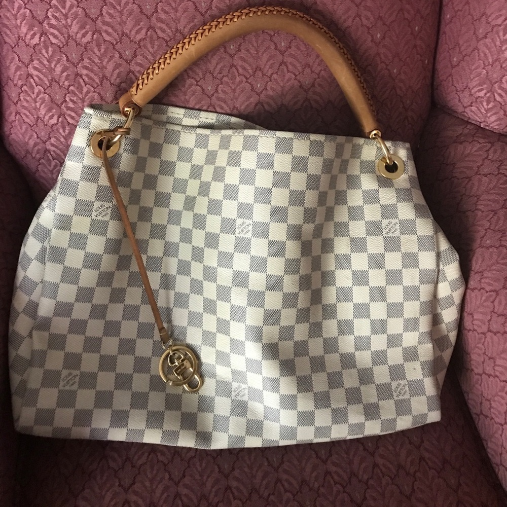 Louis Vuitton Damier Artsy MM