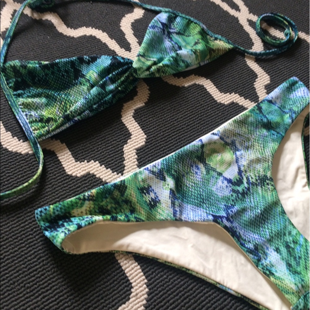 L*Space bikini 2 piece w/reversible bottom