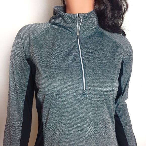 Gray & black half zip long sleeve workout top - Picture 5 of 8