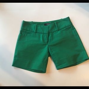 The Limited Green Shorts 00 Petite