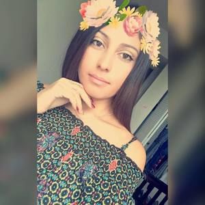 Meet your Posher, Damaris