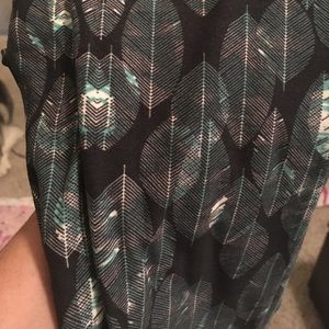NWT Lularoe OS FEATHER leggings