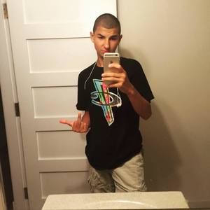 Meet your Posher, Dennis