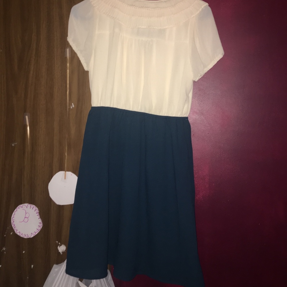 Dress - Picture 2 of 2