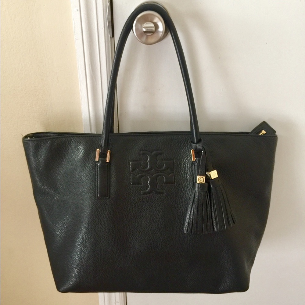 Tory Burch Thea Convertible Tote!