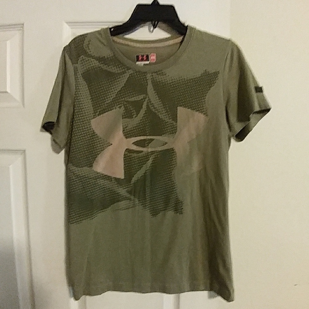 Under armour t shirt