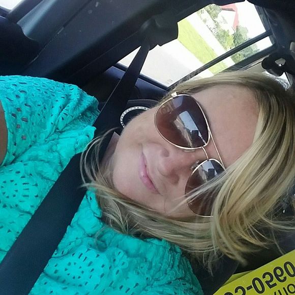 Meet your Posher, Frances - Picture 1 of 1