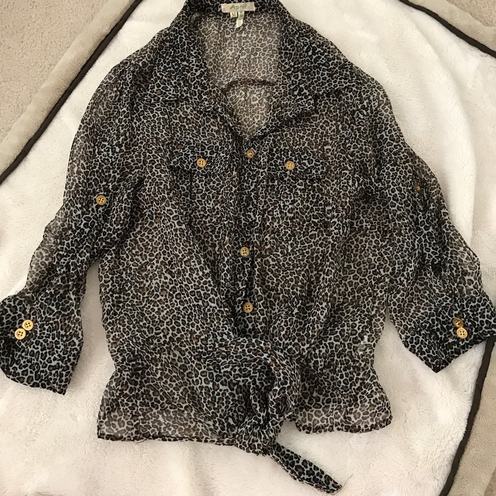 ✨LEOPARD PRINT BUTTON-UP ✨