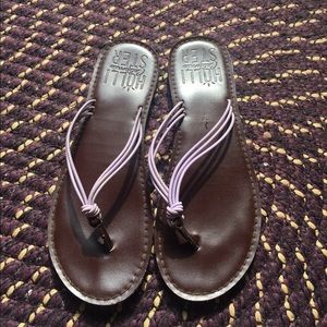LIKE NEW Hollister flip flops