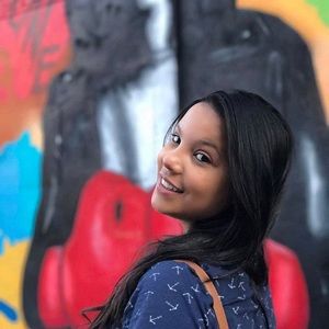 Meet your Posher, Daniela